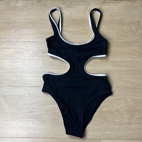 Solid & Striped Sarah Cutout Rib One-Piece Swimsuit SIZE SMALL 1152 - Picture 4 of 7